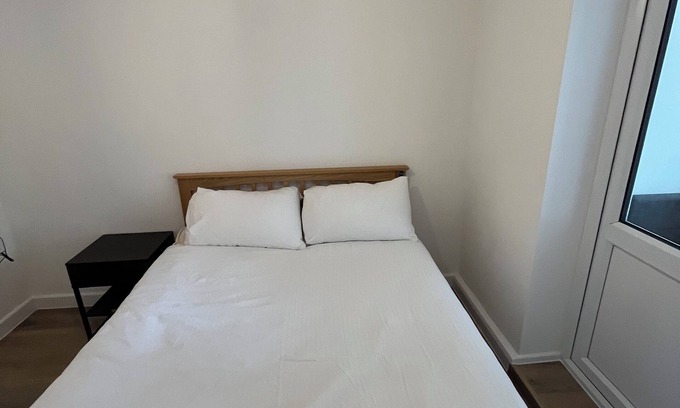 Custom House Apartment | Cozy 1BD Flat with Patio - Minutes from London City Airport