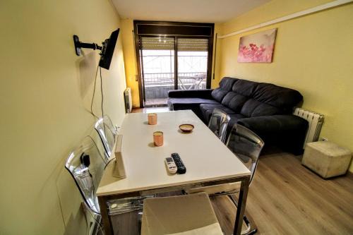 Mollet del Valles Apartment | Bright Flat Near Barcelona – 10/10 Guest Rated & Family Friendly