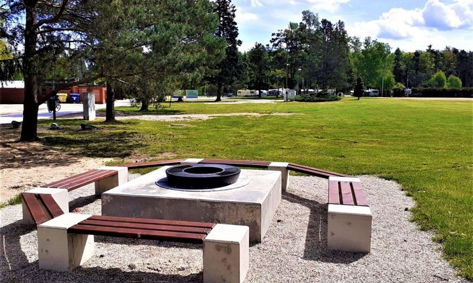 Hradec Kralove House | Comfortable Villa Apartment for 12 with WiFi and Parking