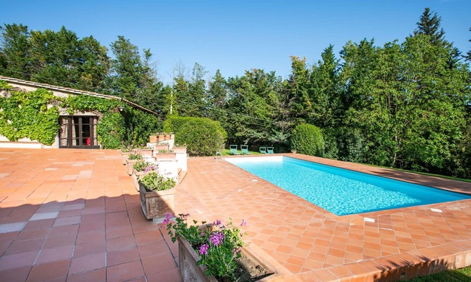 Poggiarello House | Inviting Villa Apartment for 4 with Pool and Terrace
