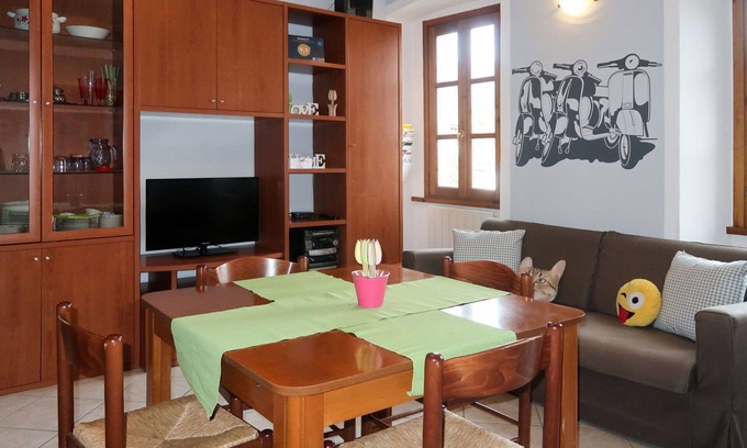 Intra Apartment | Cosy apartment for 4 guests with WIFI, TV and pets allowed