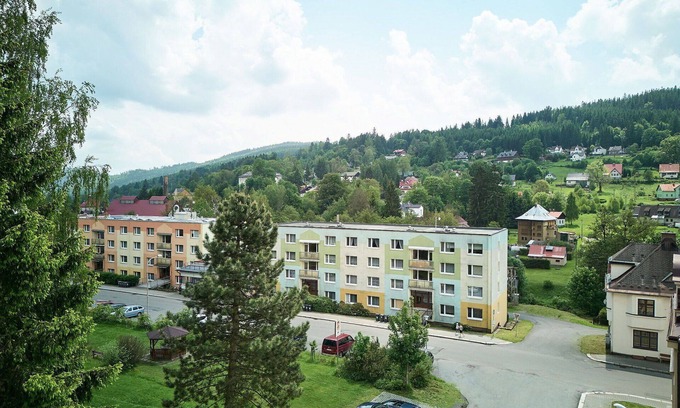 Josefov Dul Apartment | Cosy apartment for 6 guests with WIFI, TV, balcony and parking