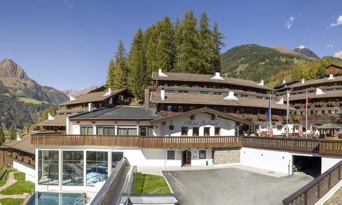 Matrei in Osttirol Apartment | Inviting Apartment with Sauna and Family-Friendly Amenities