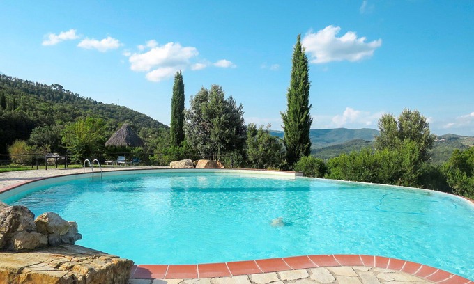 Santo Villa | Cozy Villa Apartment for 4 with Pool and Panoramic Views