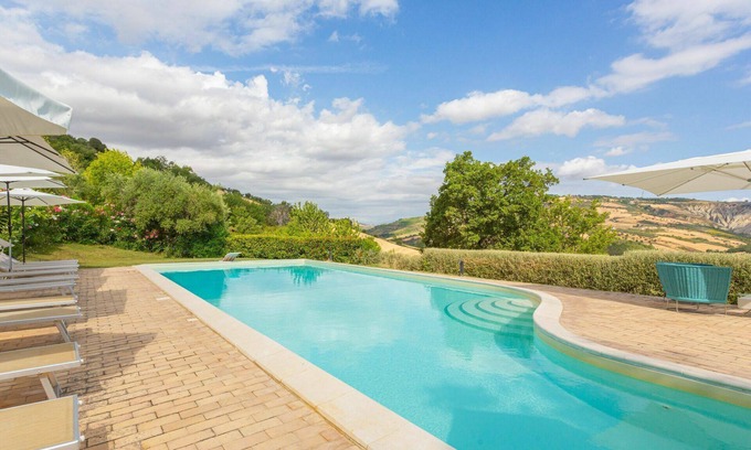 Citta Sant'Angelo House | Inviting Villa Apartment for 5 with Pool and Ocean View
