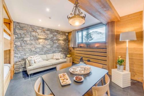 Tignes le Lac Apartment | Charming Cosy Apartment for 2-6 Guests - Rated 9/10