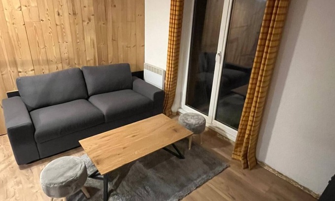 Mont-de-Lans Apartment | Cosy apartment 4-6p 1800 near lift and slope