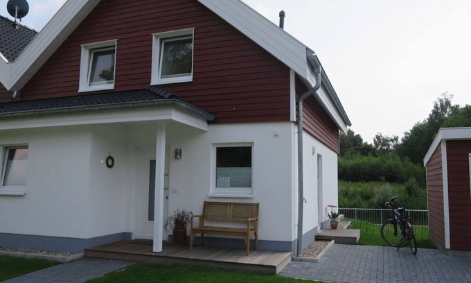 Nordhorn Apartment | Cozy Lakeside Apartment with Kitchen & Pet-Friendly Perks