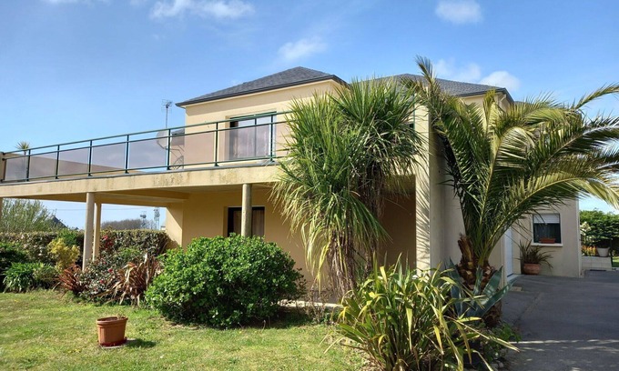 Plougonvelin Apartment | Cozy Getaway for 2 with Ocean View and Pet-Friendly Perks