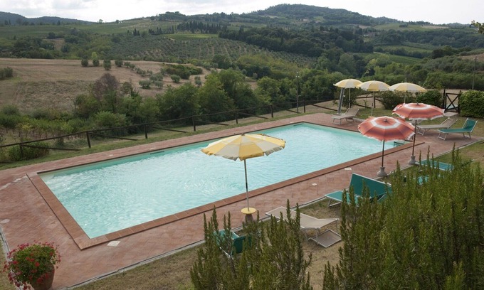 San Gimignano Apartment | Inviting Apartment for 4 with Pool, Pets Welcome & Views