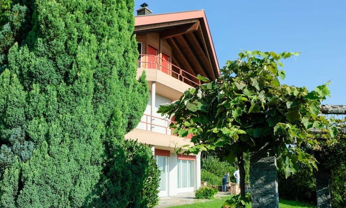 Spiez Apartment | Spacious Apartment for 12: Pet-Friendly with Great Amenities