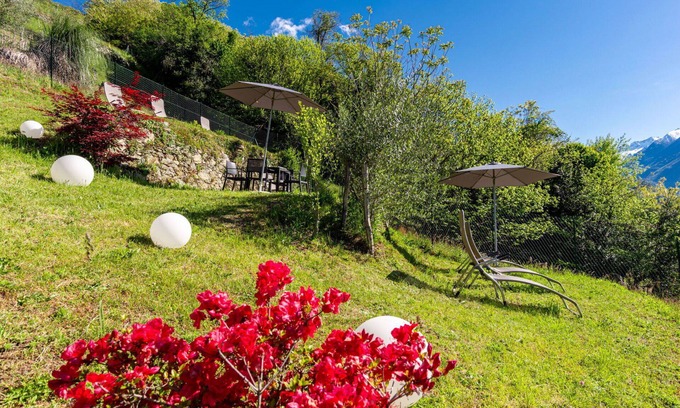Gera Lario Apartment | Cosy apartment for 2 guests with WIFI, A/C, TV, terrace and parking