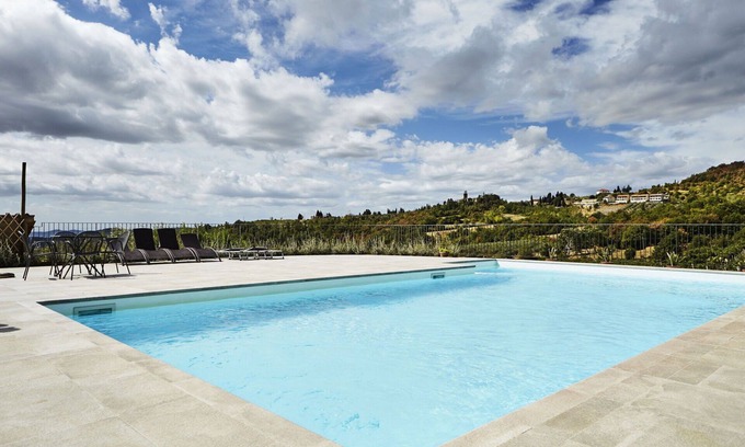 Capolona Apartment | Charming Apartment with Pool, Pets Welcome & Panoramic Views