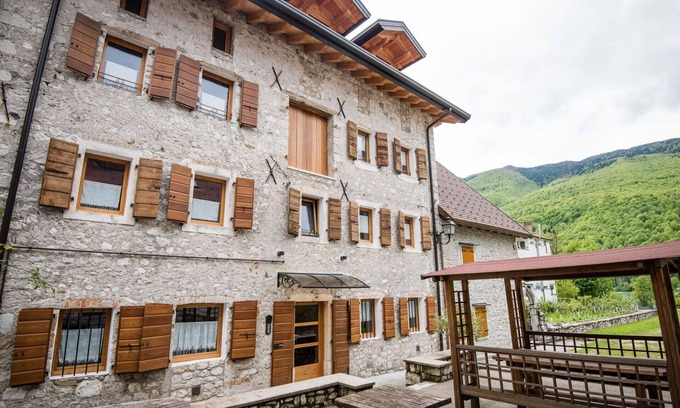 Barcis Apartment | Inviting Apartment for Two with Patio and Pet-Friendly Perks