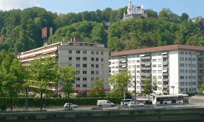 Lucerne Apartment | Cozy Apartment for 3 with Lake View, Balcony & Parking