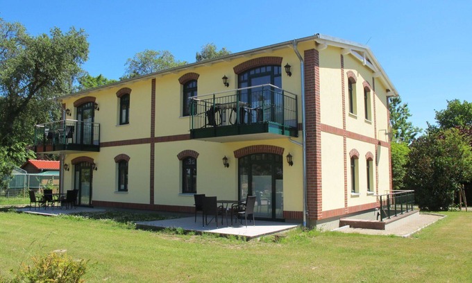 Splietsdorf Apartment | Cozy Apartment for 3 with WIFI, Balcony, and Parking