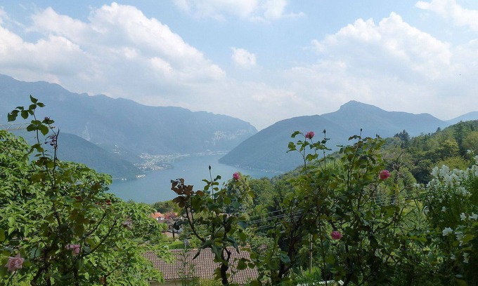 Carona Apartment | Inviting Apartment for 3 with Panoramic Views & WIFI