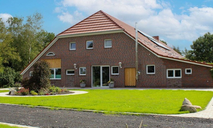 Eversmeer Apartment | Cozy Apartment for 3 with Ocean View, Pets Welcome