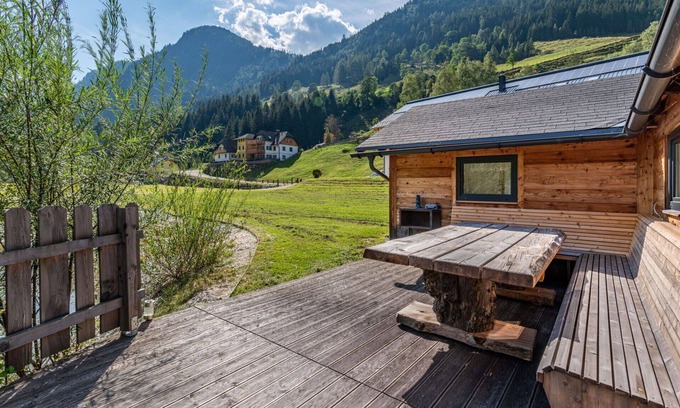 Solk Apartment | Inviting Apartment for 4 with Hot Tub, Lake View & WIFI