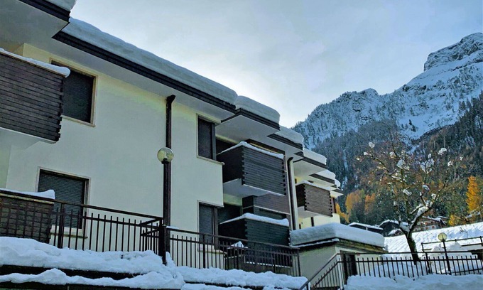 Alba Apartment | Cozy Apartment for 4: Pets Welcome, WiFi & Parking