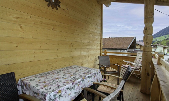 Fuegenberg Apartment | Stunning Apartment for 4 with Terrace & Panoramic Lake Views