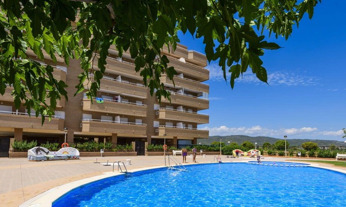 Cabanes Apartment | Cosy apartment for 4 guests with A/C, pool, WIFI, TV, terrace and parking