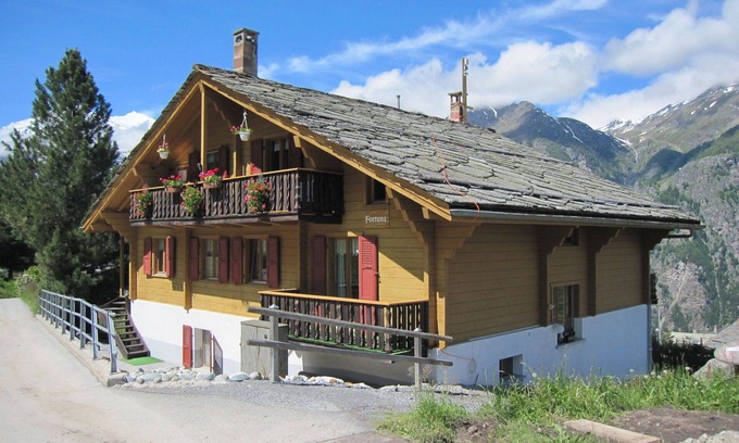 Graechen Apartment | Cozy Apartment for 4 with WIFI, Patio & Pet-Friendly Amenities