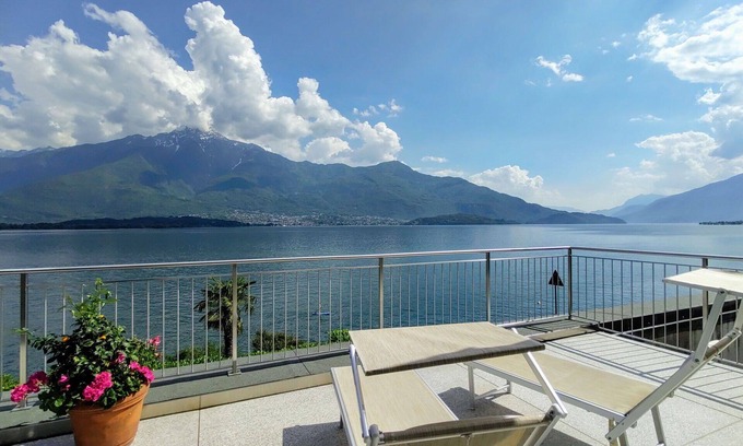 Gera Lario Apartment | Inviting Apartment for 4 with A/C, WiFi, Terrace & Pets