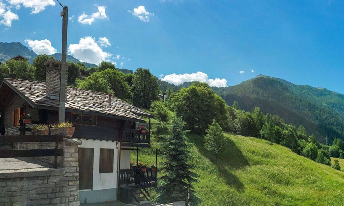 Paquier Apartment | Ideal Apartment for 4 with Wifi, Balcony & Pet-Friendly Stay