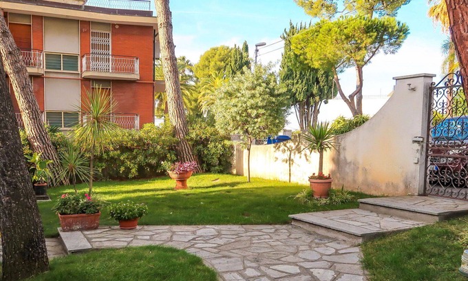 Sanremo Apartment | Comfortable Oceanfront Apartment for 4 with Free WIFI