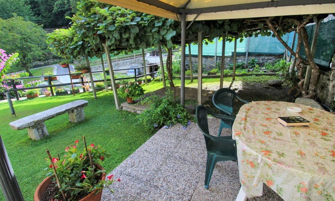 Cremia Apartment | Comfortable Getaway for 4 with Balcony and Parking