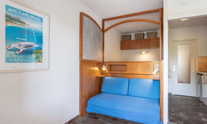 Toulon - Hyeres Apartment | Inviting Apartment for 4 with Ocean View & Pet-Friendly Options