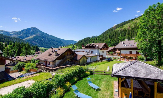 Soraga Apartment | Cozy Apartment for 4 with WIFI, Balcony & Parking Access