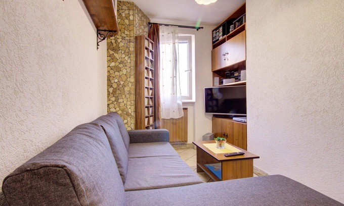 Izola Apartment | Cozy Oceanfront Apartment with A/C, Patio & Parking