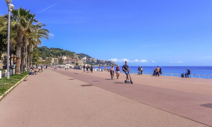 Centre Ville-Gare Apartment | Pet-Friendly Apartment for 4 with Oceanfront Terrace