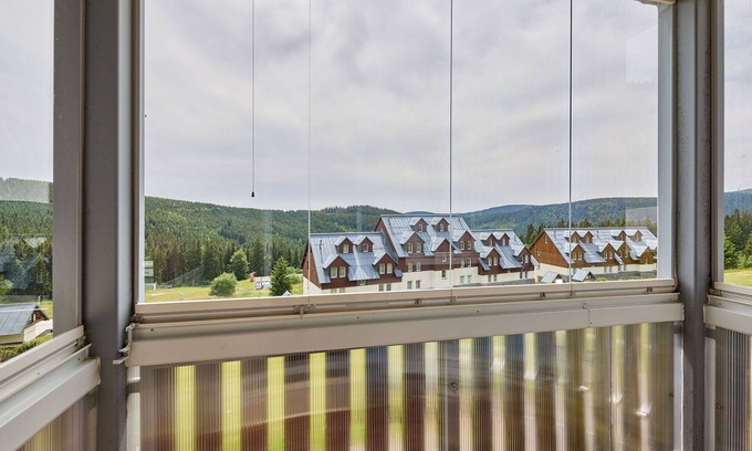 Spindleruv Mlyn Apartment | Welcoming Apartment for 5 with WIFI, Balcony & Parking