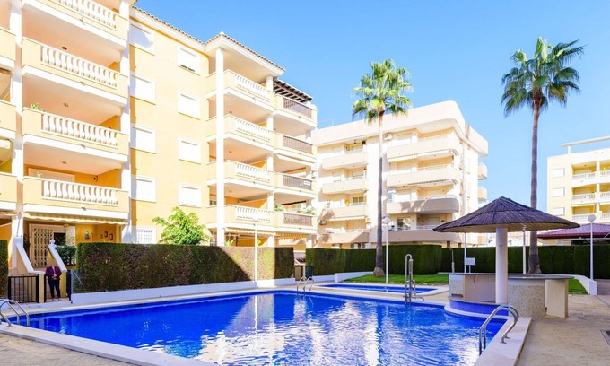 El Grau de Moncofa Apartment | Charming Apartment for 5 with Pool, Terrace and Pet Friendly