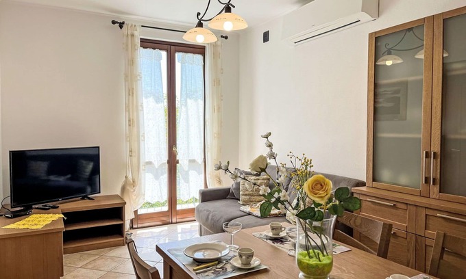 Savona Apartment | Idyllic Apartment for 5 with Ocean View and Pet-Friendly Perks