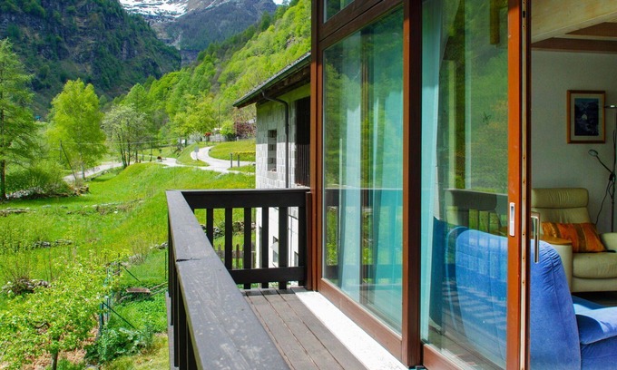 Sonogno Apartment | Cozy Apartment for 5 with WIFI, Patio & Panoramic Views