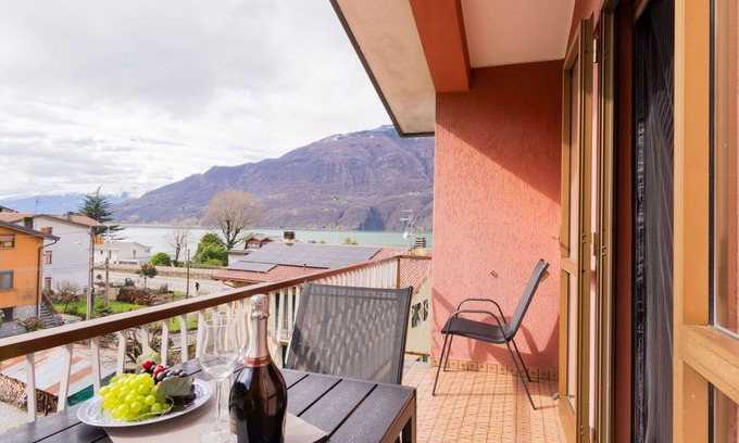 Verceia Apartment | Cozy Apartment for 5 with Pet-Friendly Amenities & Balcony