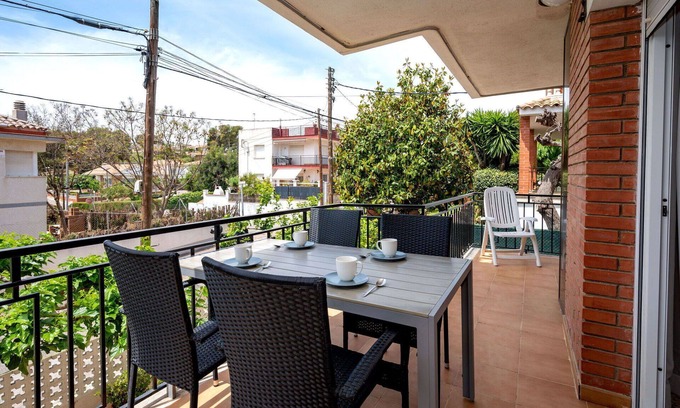 Vallpineda Apartment | Inviting Oceanfront Apartment for 6 with WiFi & Balcony