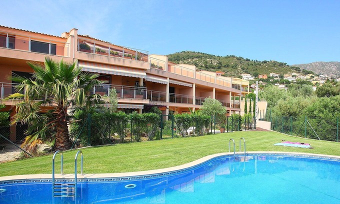 El Mas Isaac Apartment | Cosy apartment for 6 people with pool, WIFI, TV, terrace and panoramic view