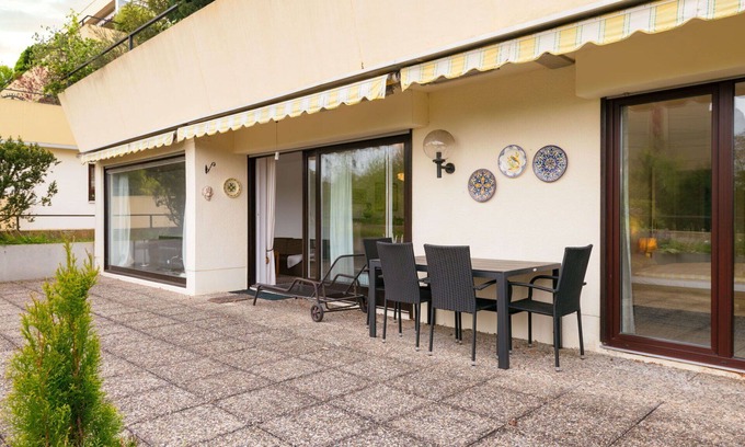 Lahnstein Apartment | Spacious Apartment for 6: WIFI, TV & Scenic Terrace Views