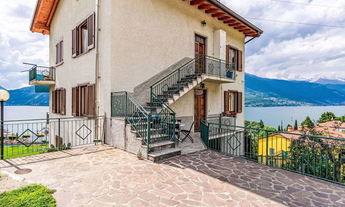 Bellano Apartment | Cosy apartment for 6 people with WIFI, TV, terrace, pets allowed and parking