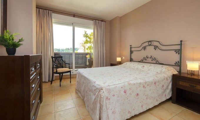 Altea la Vella Apartment | Ideal Apartment for 6 with Pool, Ocean View & WiFi
