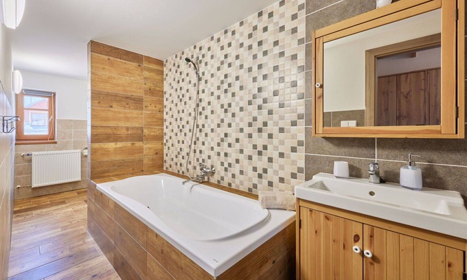 Cerny Dul Apartment | Charming Apartment for 7 with WIFI, Pets Welcome & Parking