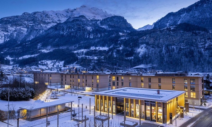 Meiringen Apartment | Spacious Apartment for 8 with WIFI, Pets Welcome & Parking