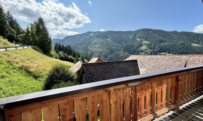 Donnersbach Apartment | Cosy apartment for 6 guests with WIFI, TV, patio and pets allowed