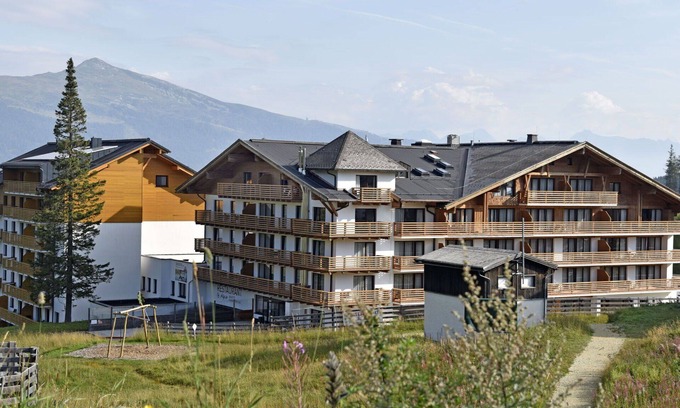 Katschberg Apartment | Cosy apartment for 6 people with pool, WIFI, TV, balcony, pets allowed and panoramic view