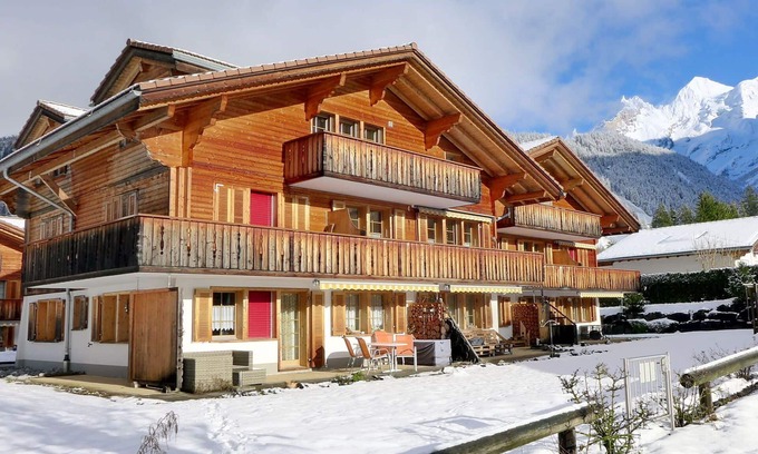 Kandersteg Apartment | Inviting Apartment for 4 with WiFi, Terrace & Panoramic Views
